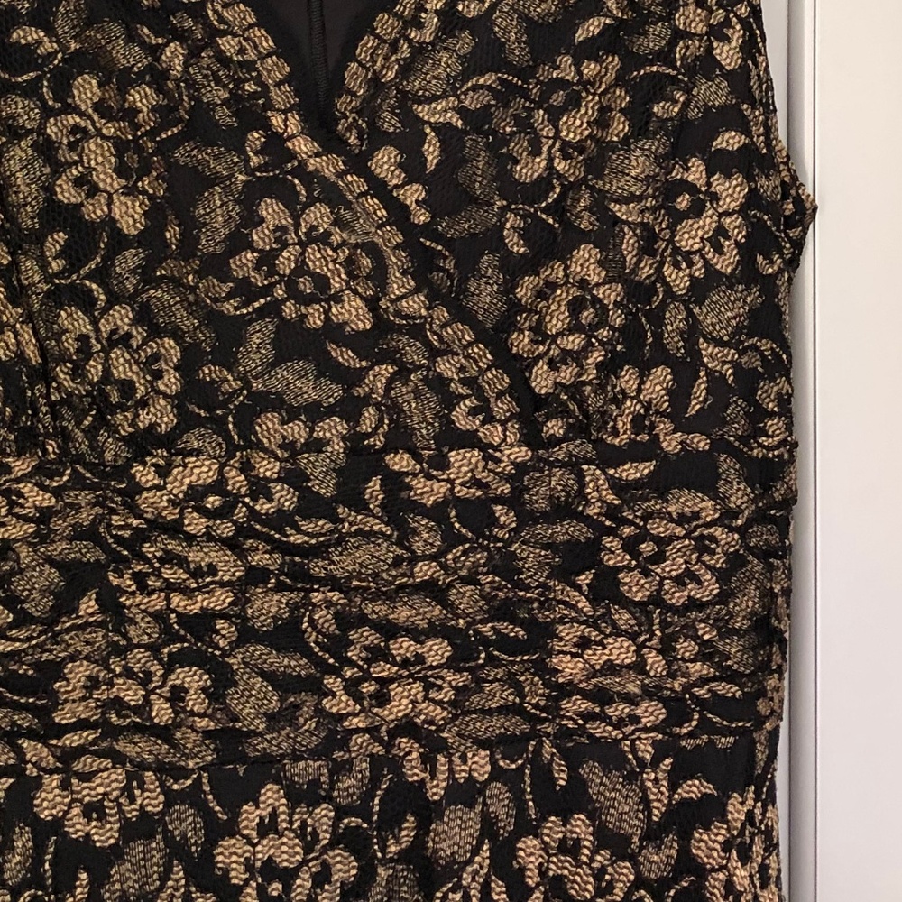 Black and Gold Lace dress by Connected Apparel - Picture 4 of 6